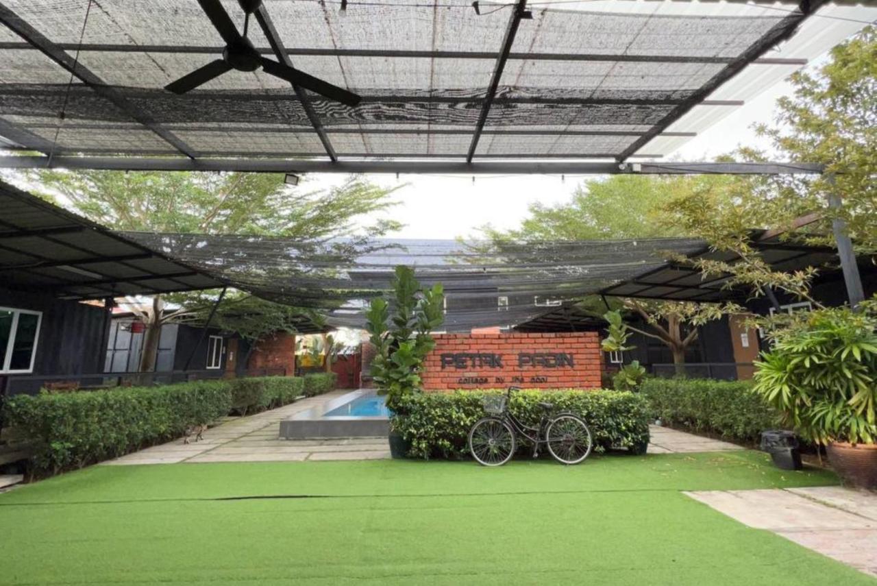 Petak Padin Cottage By The Pool, Kepala Batas  Eksteriør bilde